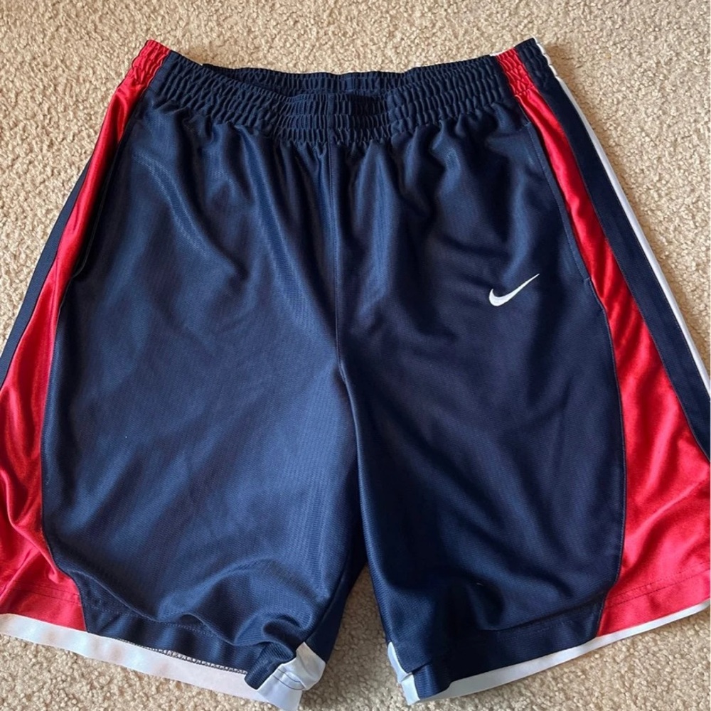 Nike gym/workout Shorts Large